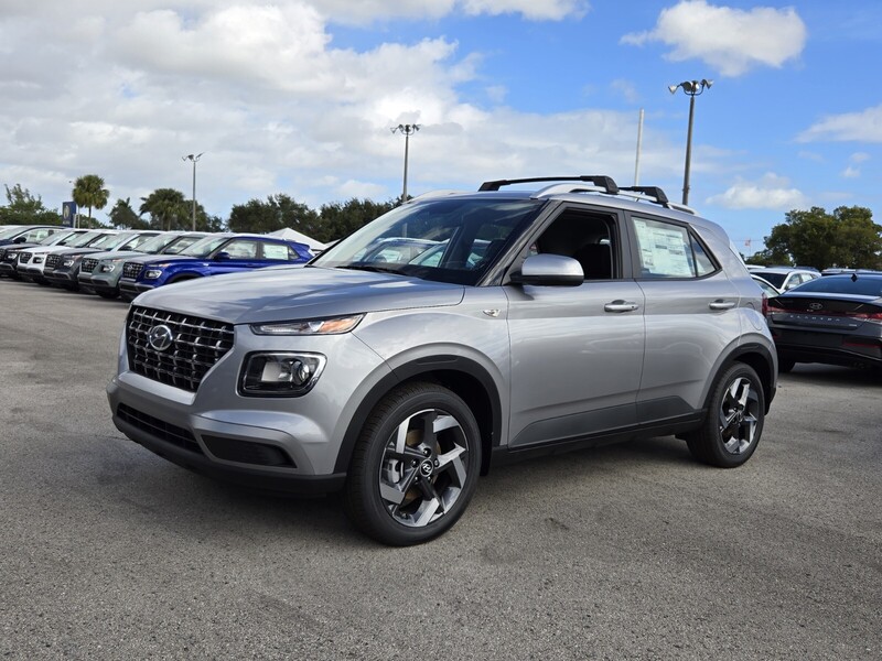 New 2026 HYUNDAI VENUE SEL FWD in PLANTATION, FLORIDA