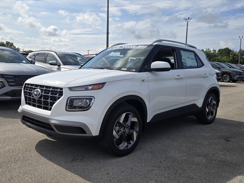 New 2026 HYUNDAI VENUE SEL in PLANTATION, FLORIDA