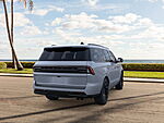 New 2025 LINCOLN NAVIGATOR RESERVE in PEMBROKE PINES, FLORIDA (Photo 8)