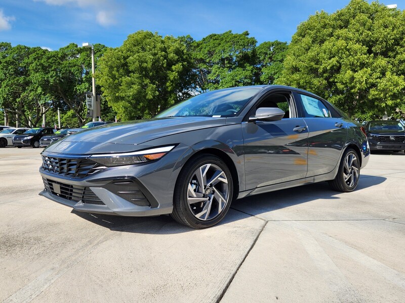 New 2025 HYUNDAI ELANTRA LIMITED IVT in DAVIE, FLORIDA