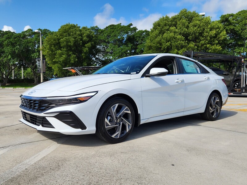 New 2025 HYUNDAI ELANTRA LIMITED IVT in DAVIE, FLORIDA