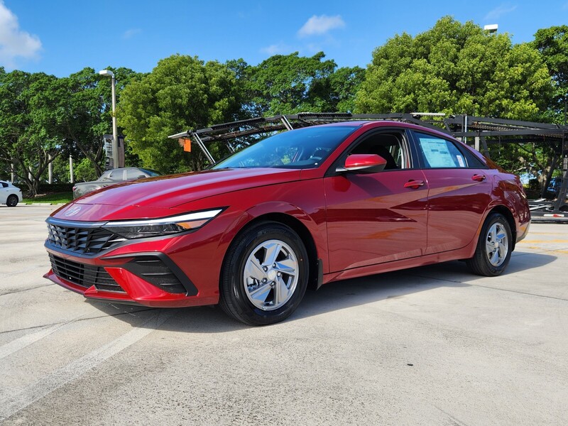 New 2025 HYUNDAI ELANTRA SE IVT in DAVIE, FLORIDA