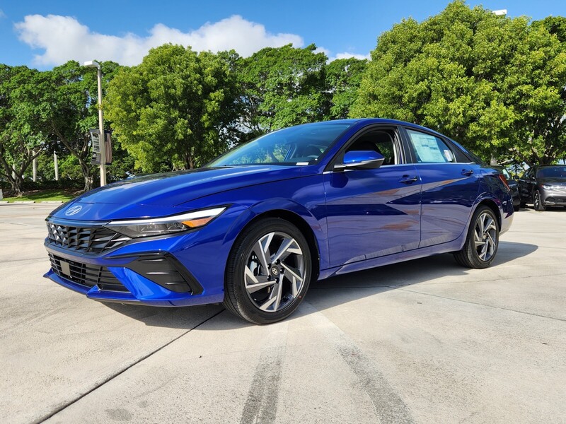 New 2025 HYUNDAI ELANTRA LIMITED IVT in DAVIE, FLORIDA