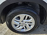 New 2025 HYUNDAI VENUE SE IVT in DAVIE, FLORIDA (Photo 5)