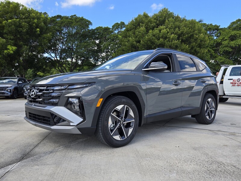 New 2026 HYUNDAI TUCSON SEL PREMIUM FWD in DAVIE, FLORIDA