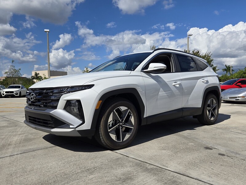 New 2026 HYUNDAI TUCSON SEL PREMIUM FWD in DAVIE, FLORIDA