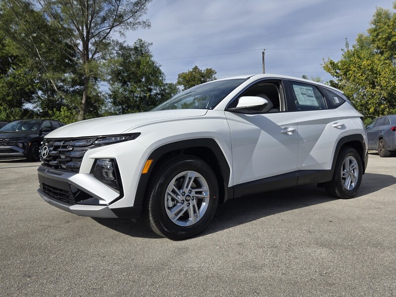 New 2026 HYUNDAI TUCSON SE FWD in DAVIE, FLORIDA