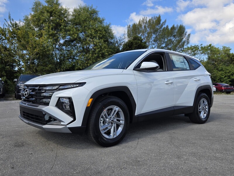 New 2026 HYUNDAI TUCSON SE FWD in DAVIE, FLORIDA