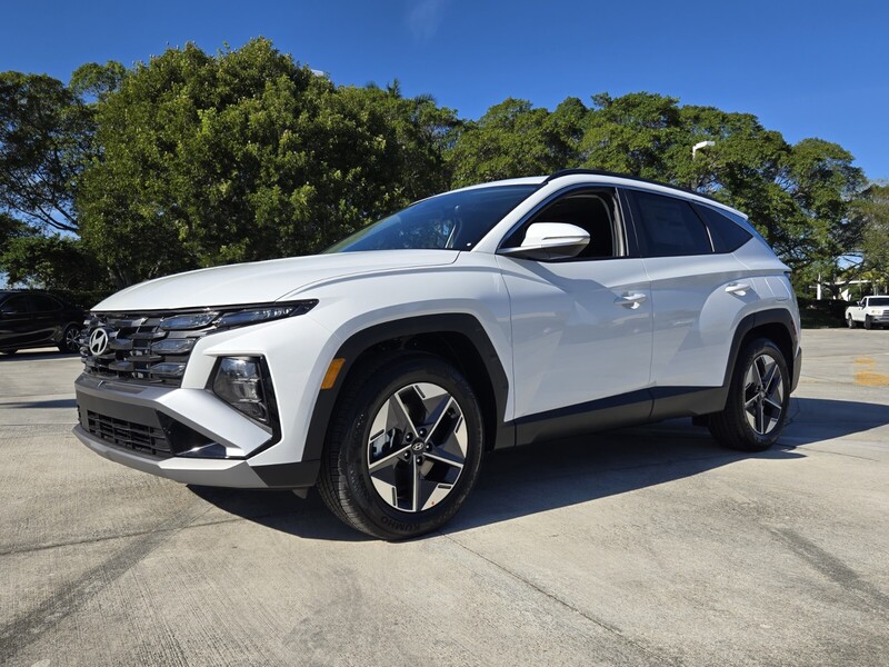 New 2026 HYUNDAI TUCSON SEL PREMIUM FWD in DAVIE, FLORIDA