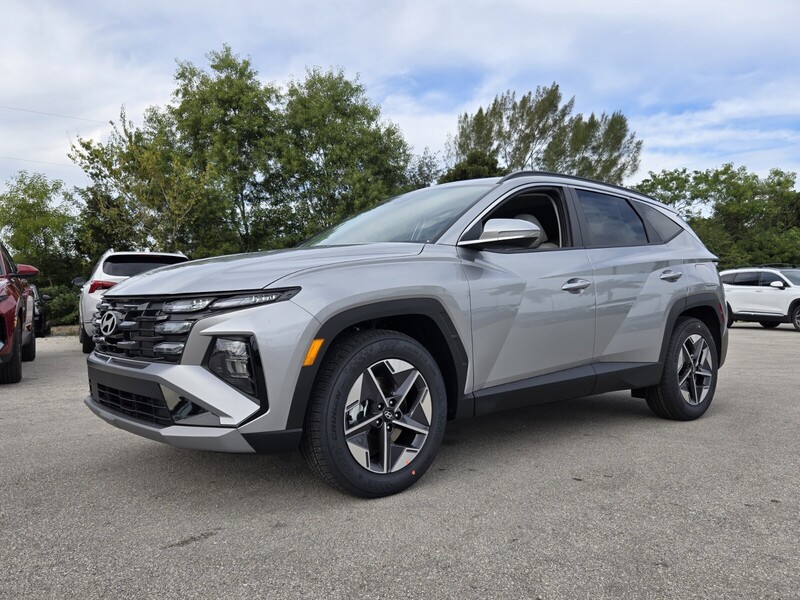 New 2026 HYUNDAI TUCSON SEL PREMIUM FWD in DAVIE, FLORIDA