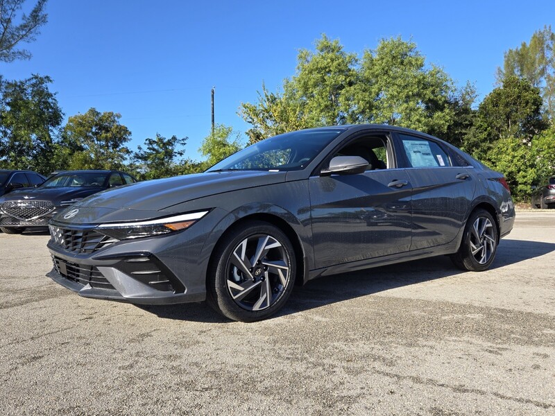 New 2026 HYUNDAI ELANTRA LIMITED IVT in DAVIE, FLORIDA