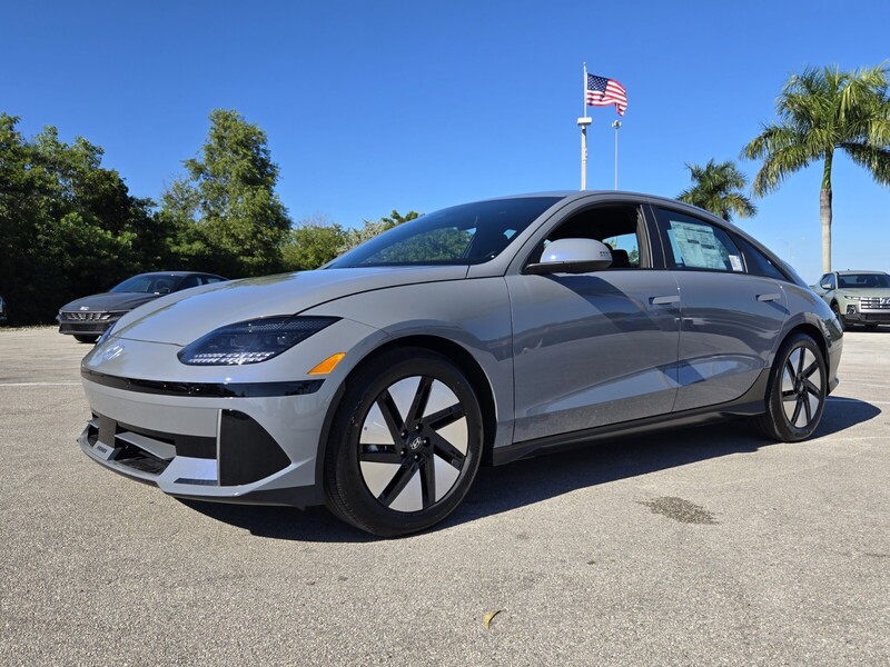 New 2025 HYUNDAI IONIQ 6 SE RWD in DAVIE, FLORIDA
