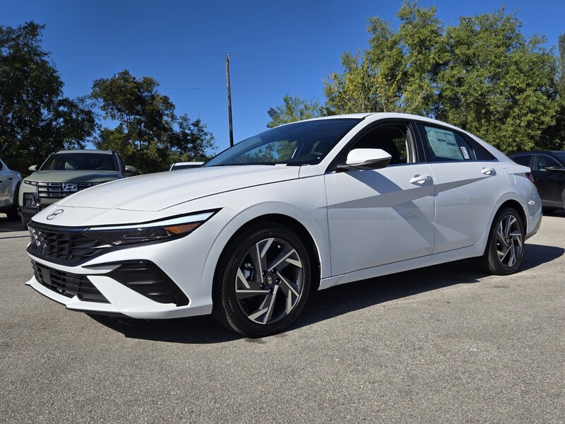 New 2026 HYUNDAI ELANTRA LIMITED IVT in DAVIE, FLORIDA