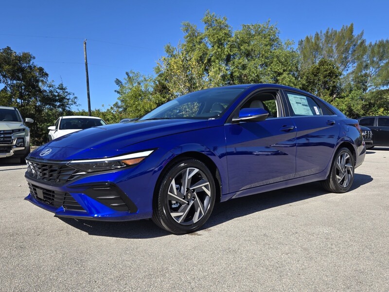 New 2026 HYUNDAI ELANTRA LIMITED IVT in DAVIE, FLORIDA