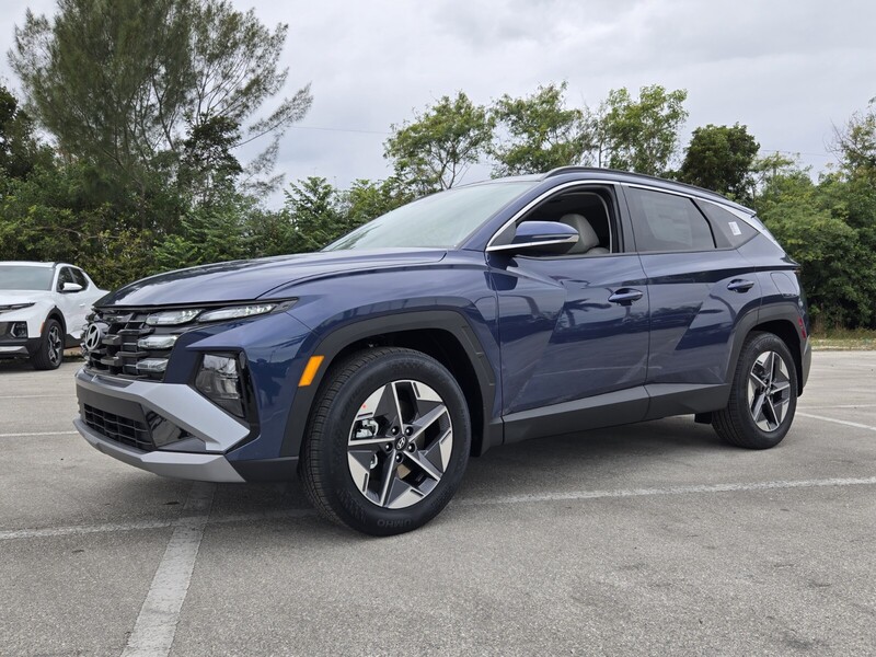 New 2026 HYUNDAI TUCSON SEL PREMIUM FWD in DAVIE, FLORIDA