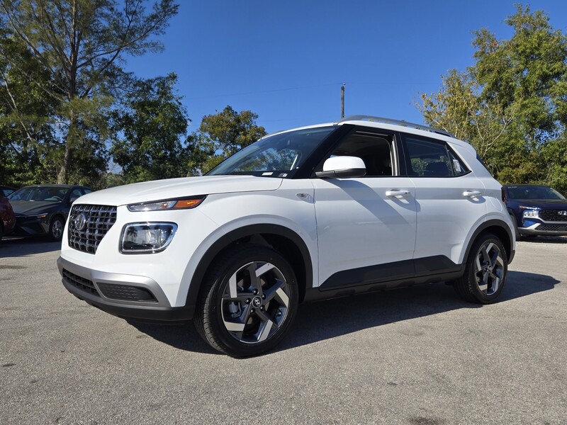 New 2026 HYUNDAI VENUE SEL FWD in DAVIE, FLORIDA