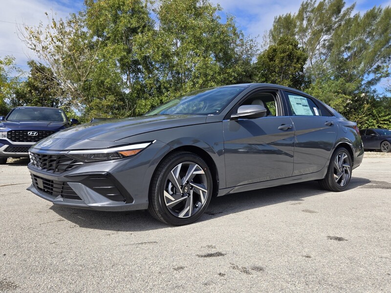 New 2026 HYUNDAI ELANTRA LIMITED IVT in DAVIE, FLORIDA
