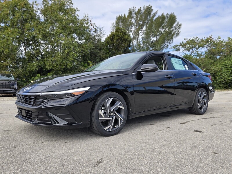 New 2026 HYUNDAI ELANTRA LIMITED IVT in DAVIE, FLORIDA