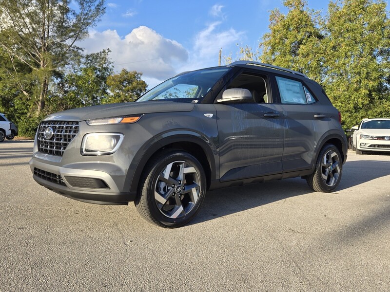 New 2026 HYUNDAI VENUE SEL FWD in DAVIE, FLORIDA