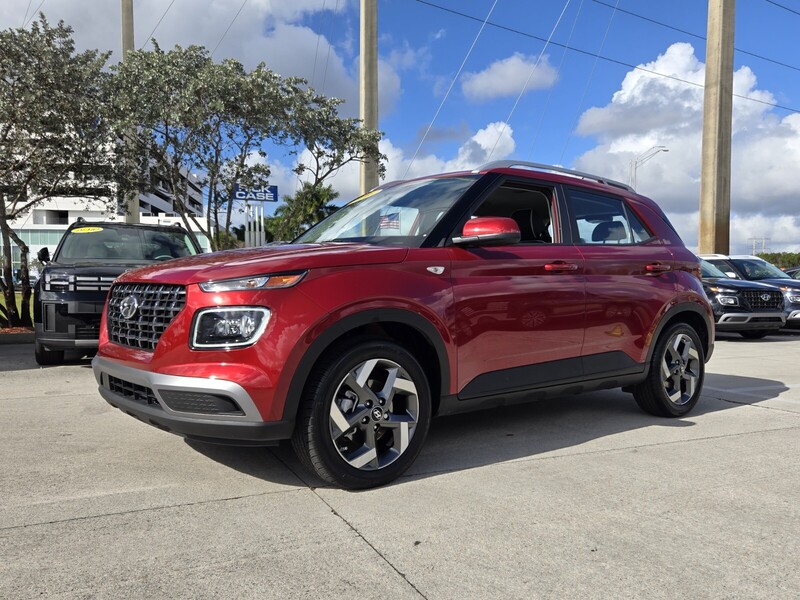 New 2025 HYUNDAI VENUE LIMITED IVT in DAVIE, FLORIDA