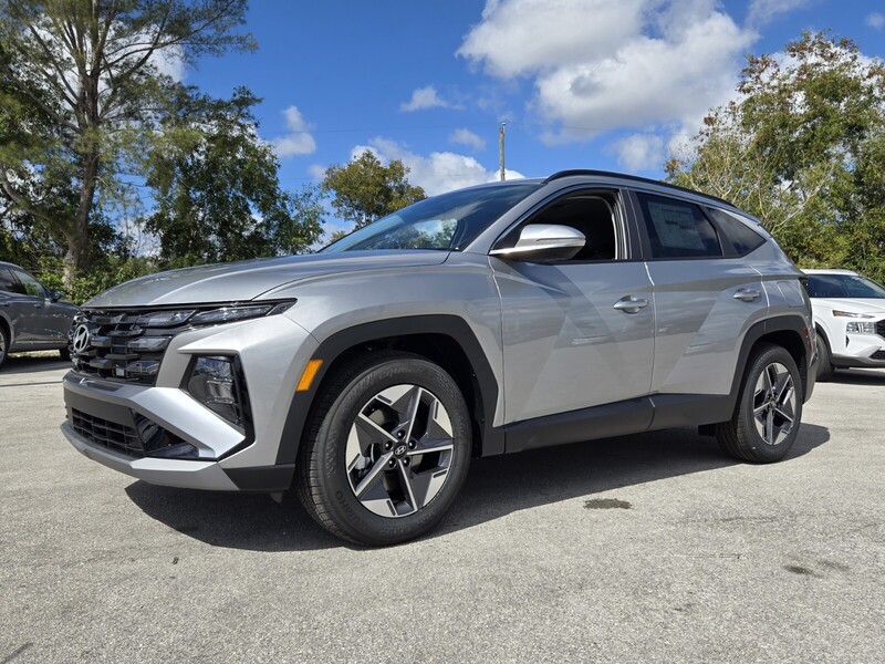 New 2026 HYUNDAI TUCSON SEL PREMIUM FWD in DAVIE, FLORIDA