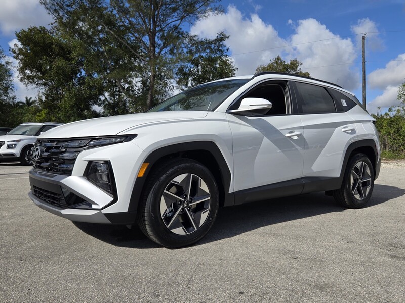 New 2026 HYUNDAI TUCSON SEL PREMIUM FWD in DAVIE, FLORIDA