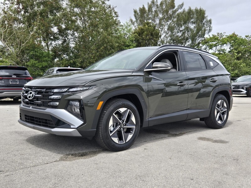 New 2026 HYUNDAI TUCSON SEL PREMIUM FWD in DAVIE, FLORIDA