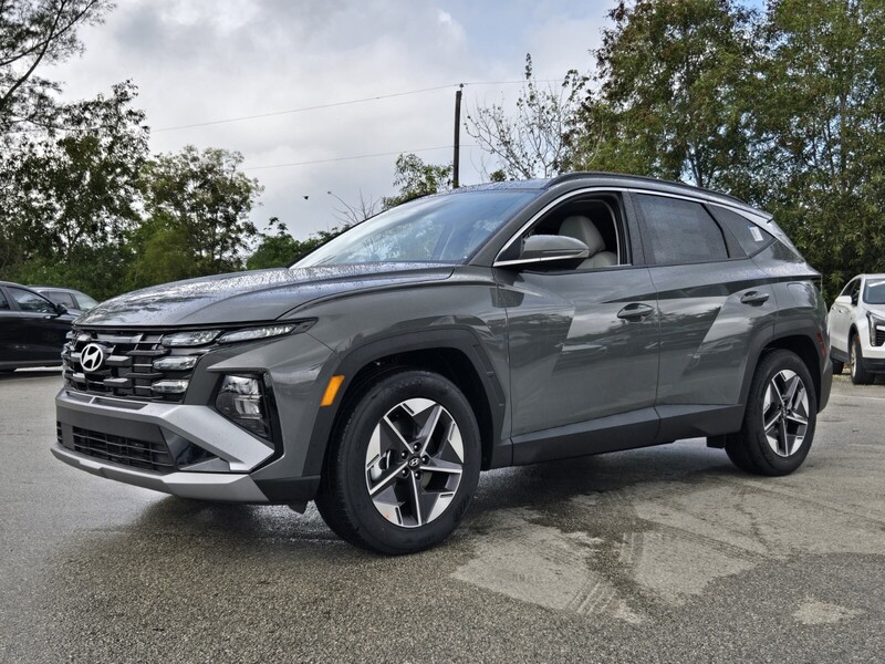 New 2026 HYUNDAI TUCSON SEL PREMIUM FWD in DAVIE, FLORIDA