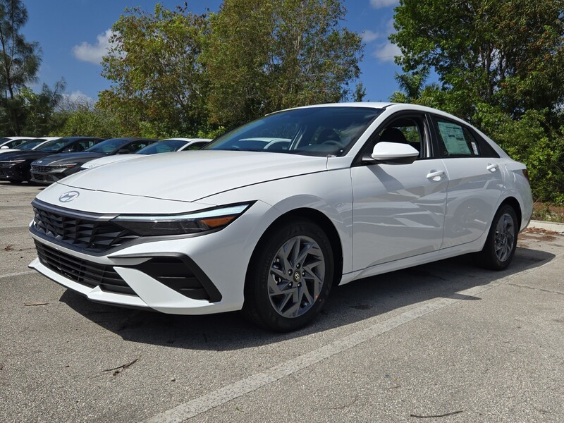 New 2026 HYUNDAI ELANTRA HYBRID BLUE SEDAN in DAVIE, FLORIDA