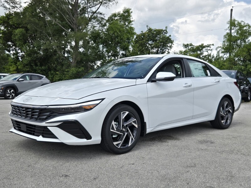 New 2026 HYUNDAI ELANTRA HYBRID LIMITED SEDAN in DAVIE, FLORIDA