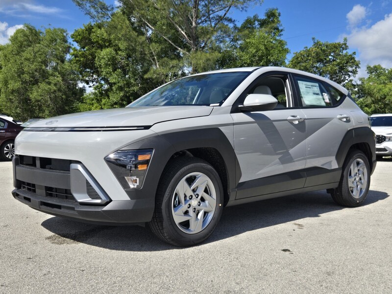 New 2027 HYUNDAI KONA SE FWD in DAVIE, FLORIDA