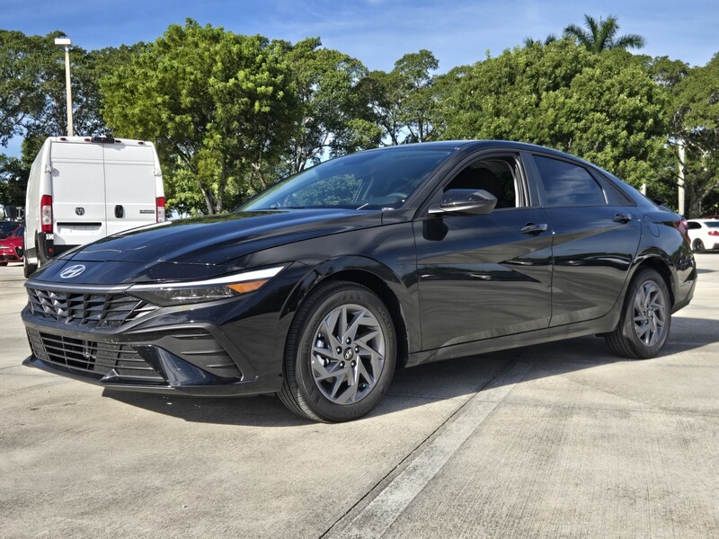 New 2026 HYUNDAI ELANTRA HYBRID BLUE SEDAN in DAVIE, FLORIDA