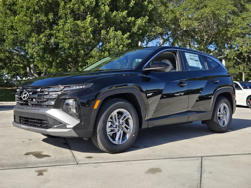 New 2026 HYUNDAI TUCSON SE FWD in DAVIE, FLORIDA