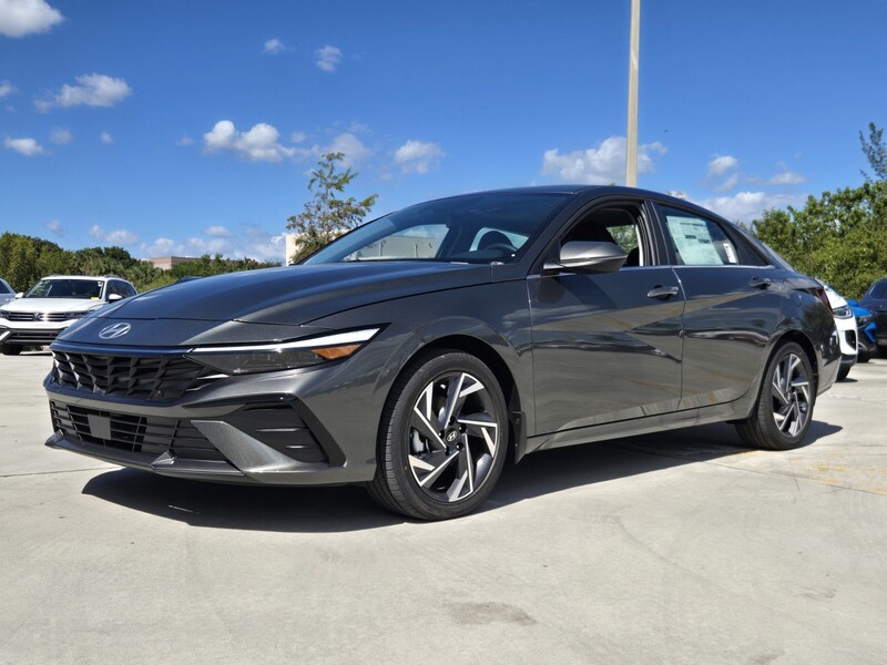 New 2026 HYUNDAI ELANTRA HYBRID LIMITED SEDAN in DAVIE, FLORIDA