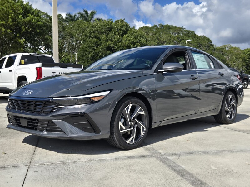 New 2026 HYUNDAI ELANTRA HYBRID LIMITED SEDAN in DAVIE, FLORIDA
