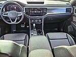 Used 2022 Volkswagen Atlas Cross Sport 3.6L V6 SEL R-LINE in FT. PIERCE, FLORIDA (Photo 17)