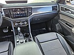 Used 2022 Volkswagen Atlas Cross Sport 3.6L V6 SEL R-LINE in FT. PIERCE, FLORIDA (Photo 18)