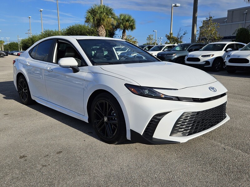 Used 2025 TOYOTA CAMRY SE in FT. PIERCE, FLORIDA