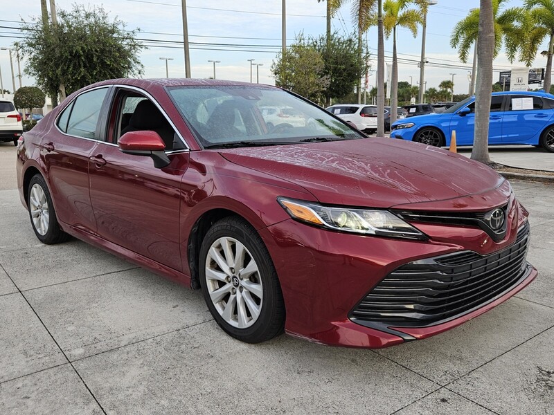 Used 2020 TOYOTA CAMRY LE in FT. PIERCE, FLORIDA