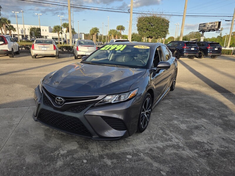 Used 2020 TOYOTA CAMRY SE in FT. PIERCE, FLORIDA