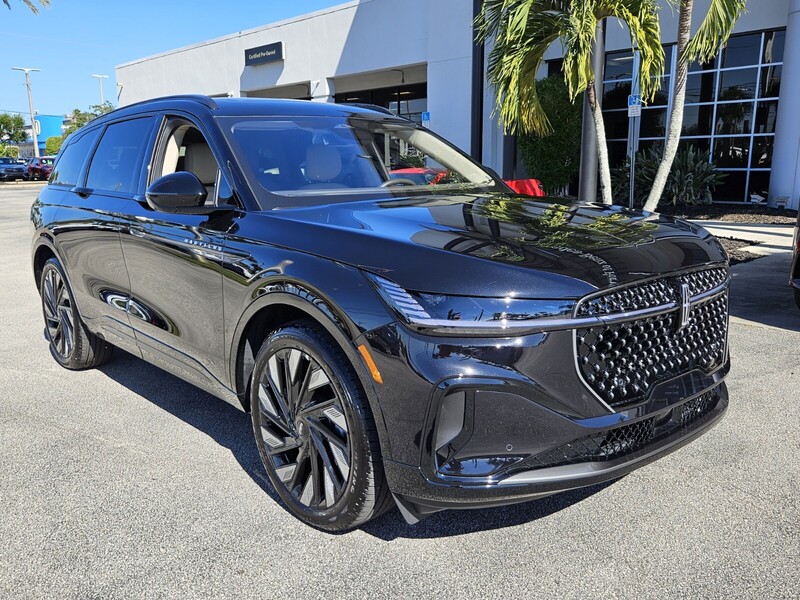 Used 2025 LINCOLN NAUTILUS RESERVE in FT. PIERCE, FLORIDA