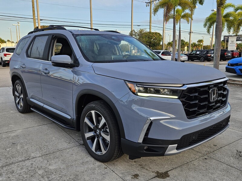 New 2025 Honda Pilot TOURING in FT. PIERCE, FLORIDA