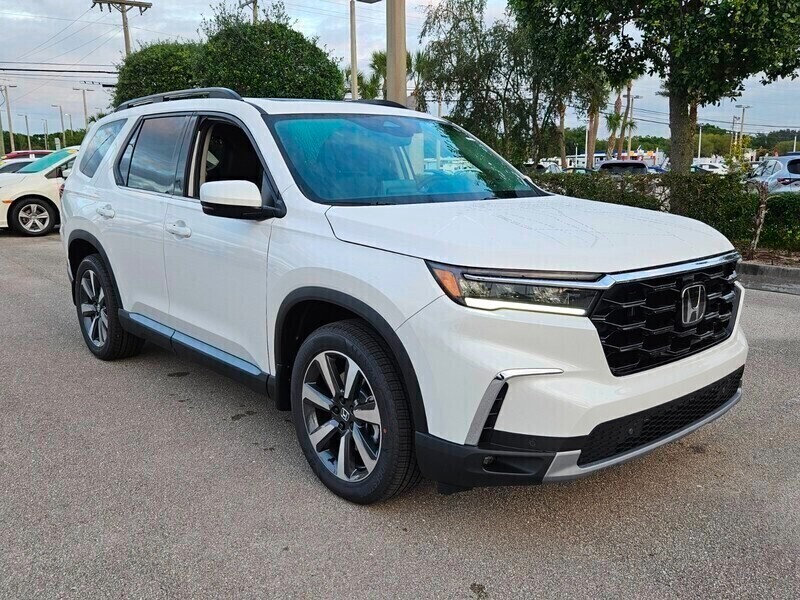 New 2025 Honda Pilot TOURING in FT. PIERCE, FLORIDA