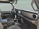 Used 2022 JEEP GLADIATOR WILLYS in JACKSONVILLE, FLORIDA (Photo 9)