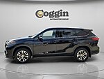 Used 2021 TOYOTA HIGHLANDER XLE in JACKSONVILLE, FLORIDA (Photo 2)