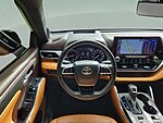 Used 2021 TOYOTA HIGHLANDER PLATINUM in JACKSONVILLE, FLORIDA (Photo 14)