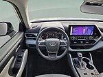 Used 2023 TOYOTA HIGHLANDER XLE in JACKSONVILLE, FLORIDA (Photo 13)