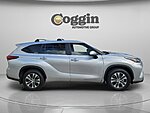 Used 2023 TOYOTA HIGHLANDER XLE in JACKSONVILLE, FLORIDA (Photo 4)