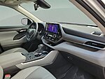 Used 2023 TOYOTA HIGHLANDER XLE in JACKSONVILLE, FLORIDA (Photo 7)