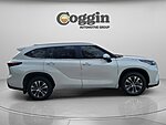 Used 2024 TOYOTA HIGHLANDER XLE in JACKSONVILLE, FLORIDA (Photo 5)